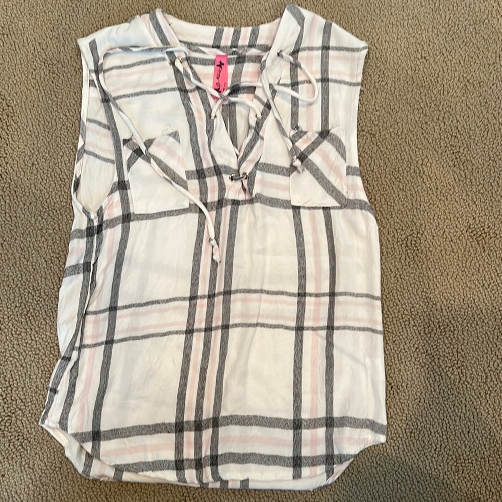 Girls sleeveless cotton plaid top